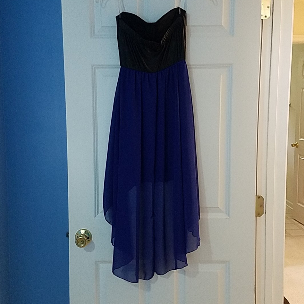 Dress - Picture 2 of 2